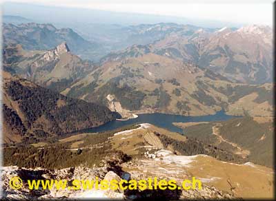 Le lac et le barrage de l'Hongrin