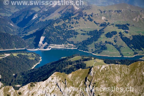 Le lac et le barrage de l'Hongrin