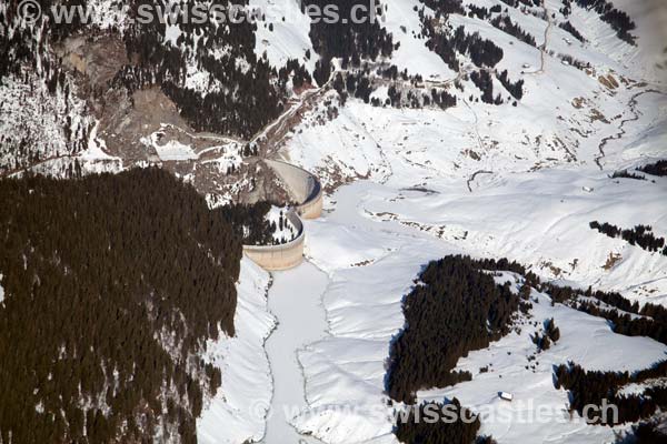 Le lac et le barrage de l'Hongrin