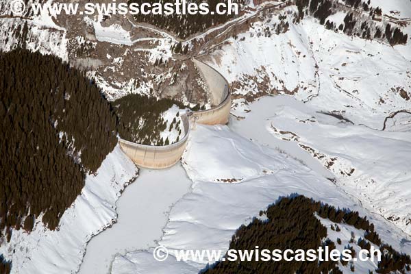 Le lac et le barrage de l'Hongrin