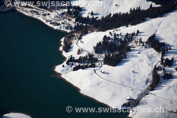 Le lac et le barrage de l'Hongrin