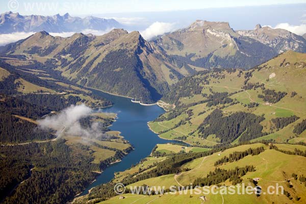 Le lac et le barrage de l'Hongrin