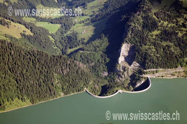 Le lac et le barrage de l'Hongrin